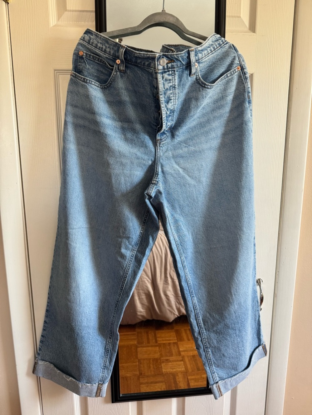 Universal Thread Light Blue Relaxed Straight-Leg Jeans
